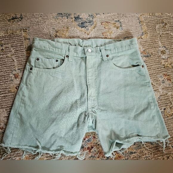 Vintage Levis Cut Off Shorts, Sz 34 With 5" Inseam. Excellent Condition - Picture 2 of 6